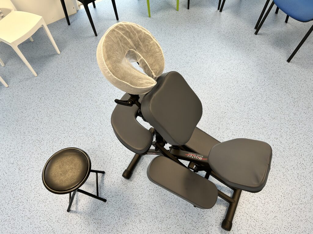 Marie-Line Egron massage chaise